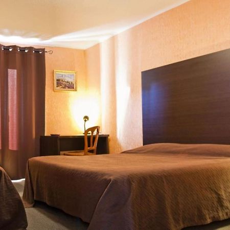 Logis Hotel Restaurant De La Poste Понжибо Екстериор снимка