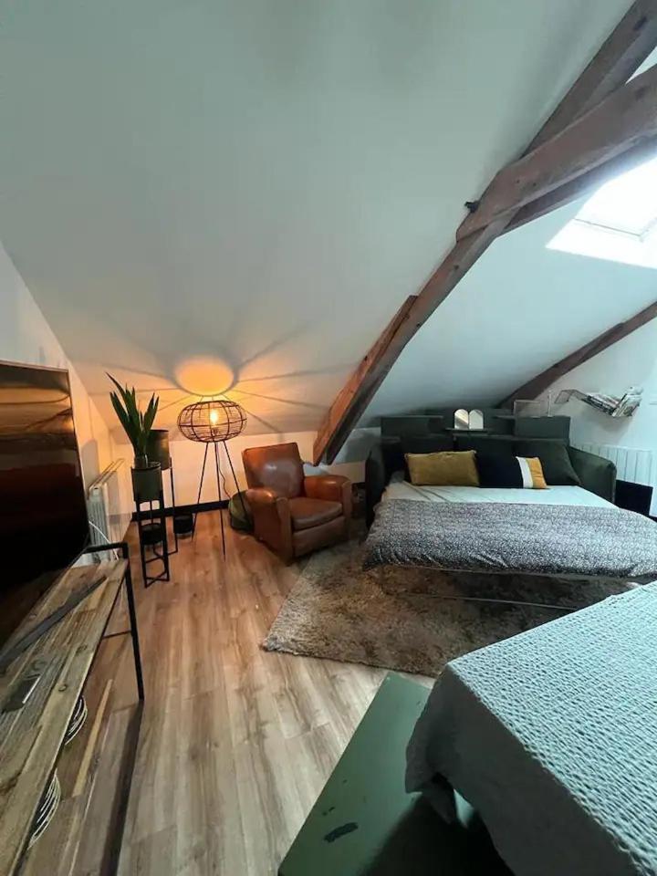 Logis Hotel Restaurant De La Poste Понжибо Екстериор снимка
