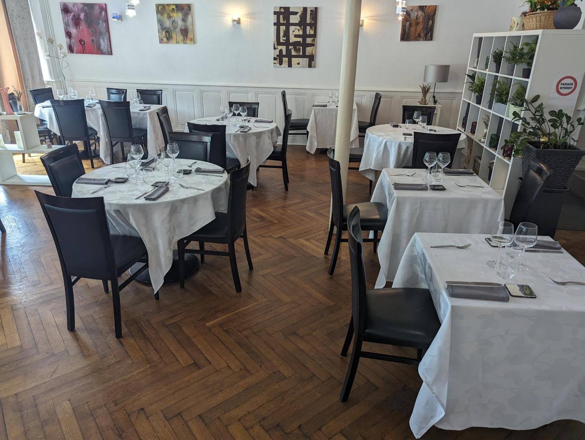 Logis Hotel Restaurant De La Poste Понжибо Екстериор снимка