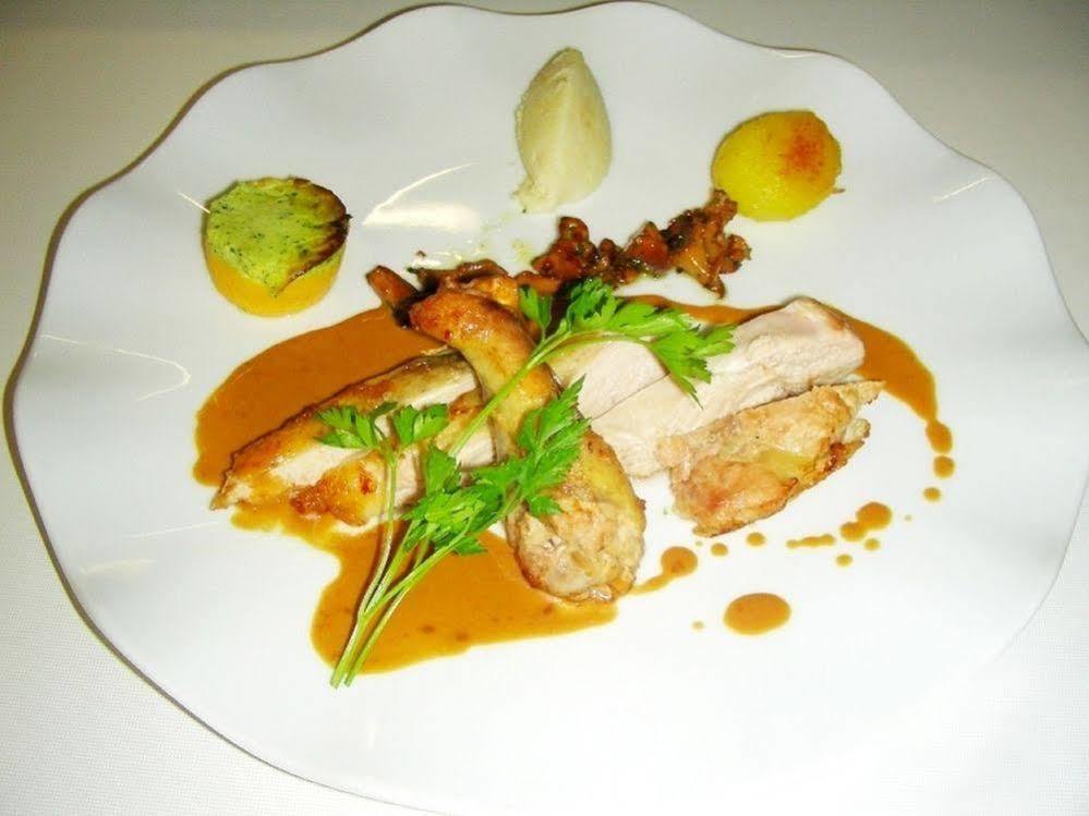 Logis Hotel Restaurant De La Poste Понжибо Екстериор снимка