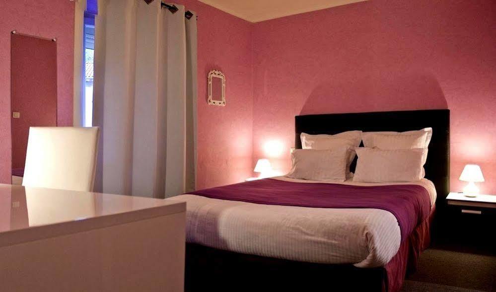 Logis Hotel Restaurant De La Poste Понжибо Екстериор снимка