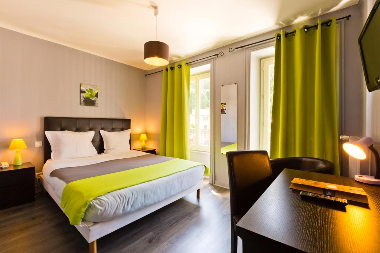 Logis Hotel Restaurant De La Poste Понжибо Екстериор снимка